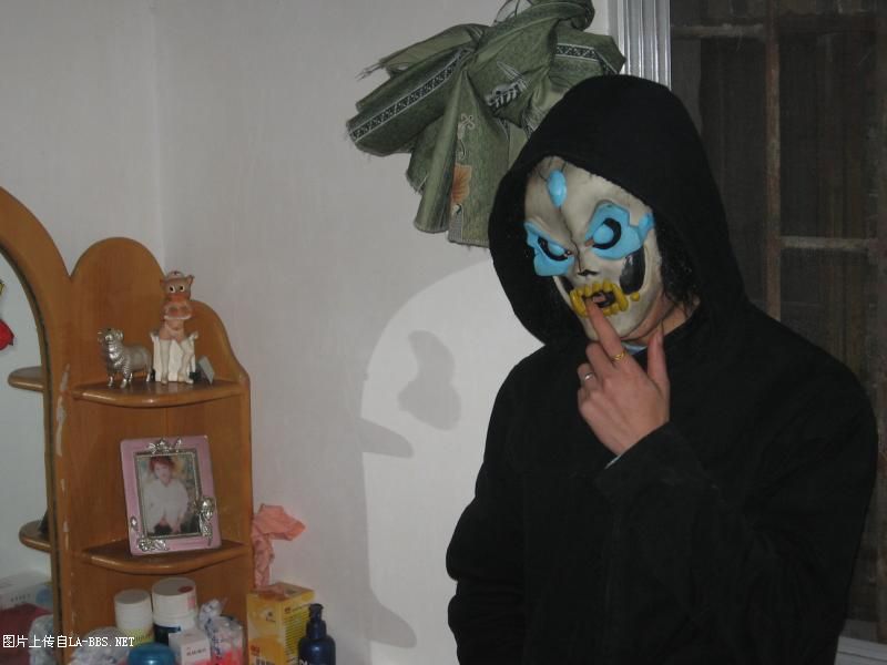 [b][GLOW=255,#1A6BE6,3][COLOR=WHITE]挖哈哈,我来暴张照片咯...照的不好,别砸我哦``[/GLOW][/C