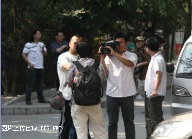 [讨论]北京海淀区某艺术职业学校学生课堂肆意玩弄年迈教师