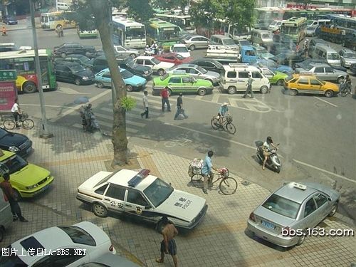 牛逼标语再现街头，让你深有感触！