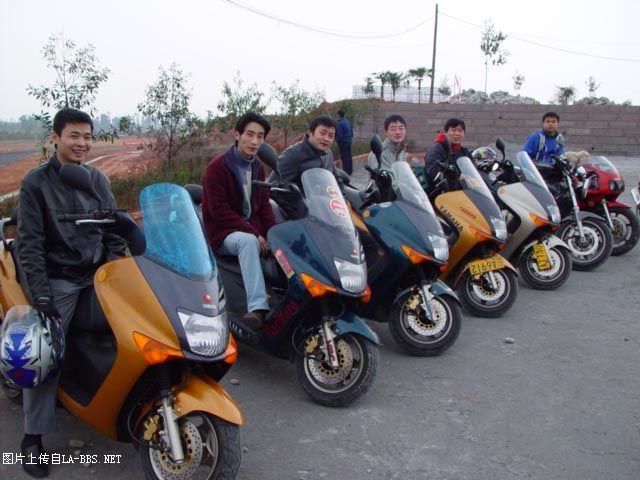 推荐一款够帅的男式踏板