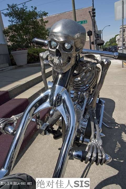 [分享][贴图]回头率百分之一万的摩托车