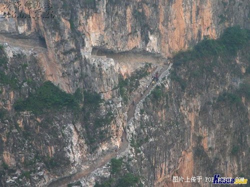 古代住在这样的顶峰，一定很安全，没有战乱，也没有苛捐杂税。