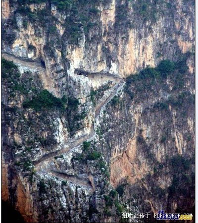 天梯石栈相钩连