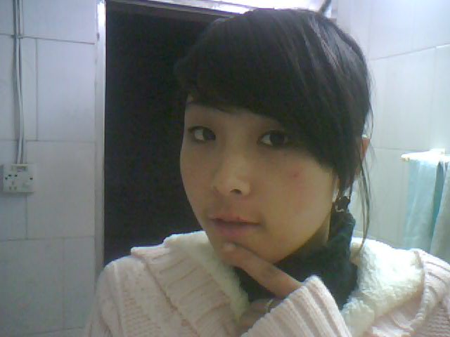 晚上准备洗澡的时候拍的！