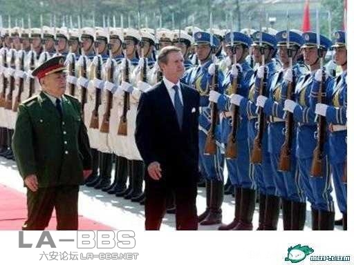 中 国 3  相信老美心里也感慨和这里的军队相比越南什么的, 简直就是出来吓人嘛!