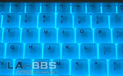 发光键盘局部效果.jpg