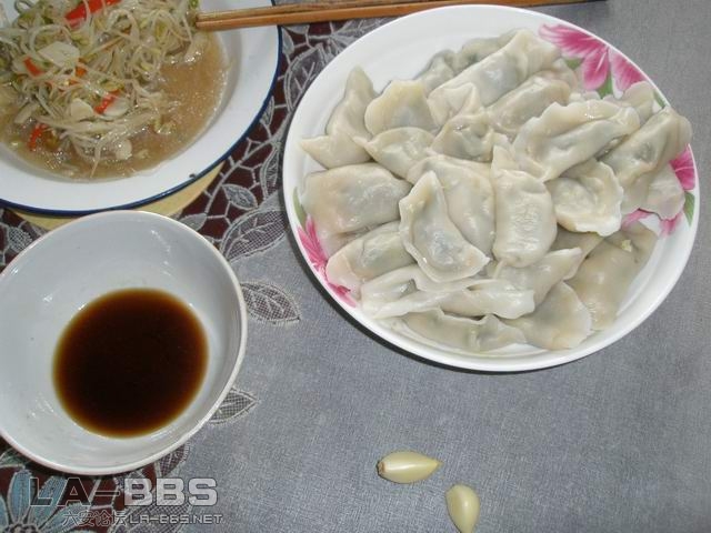 中午没吃饭！搞点饺子再去上班
