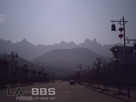 造型很奇特的山哦