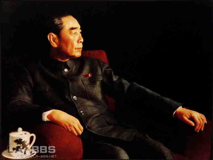 1973年：沉思中的周恩来（拍摄者焦尔乔·洛迪）