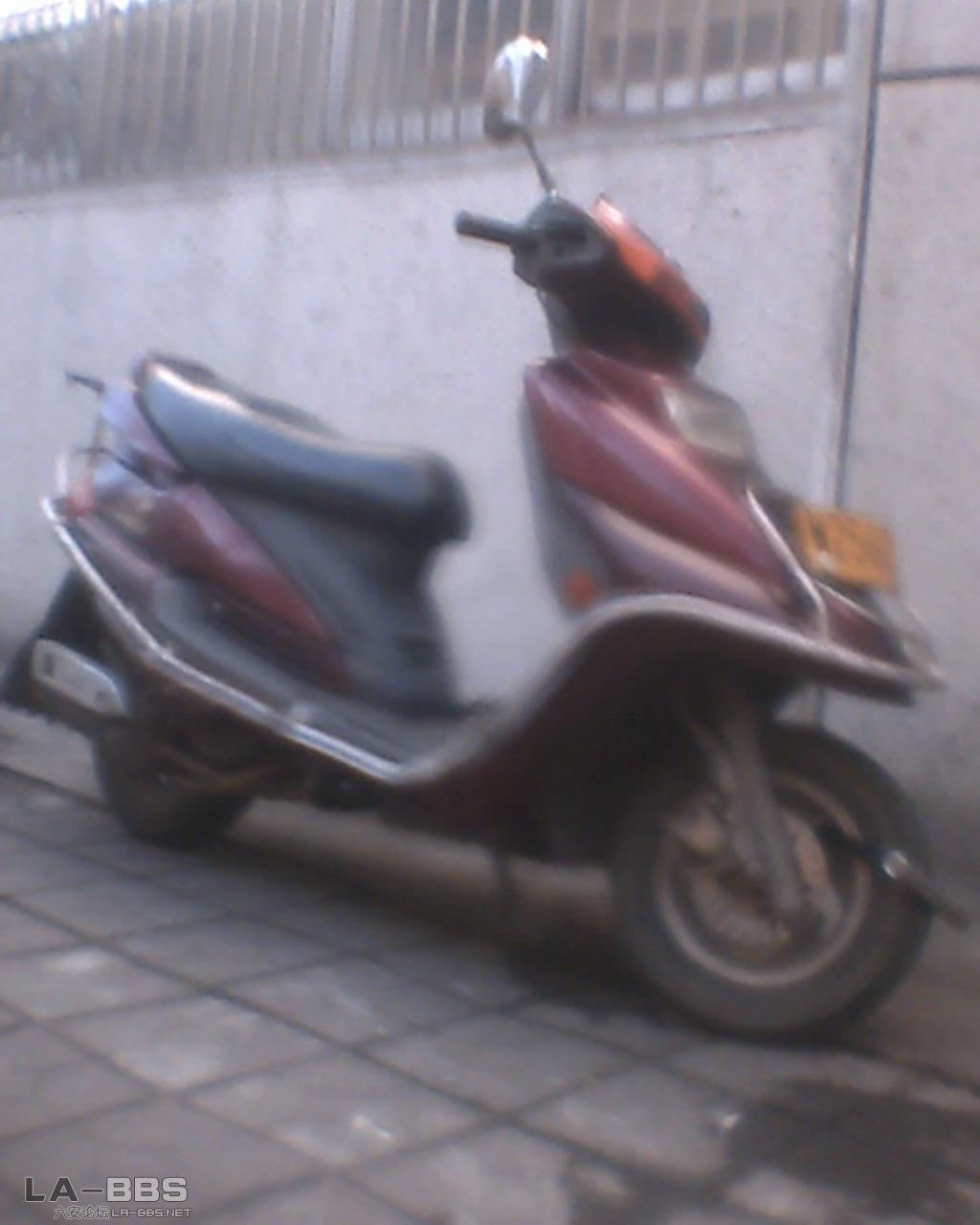 摩托车，手机拍照不是很清晰