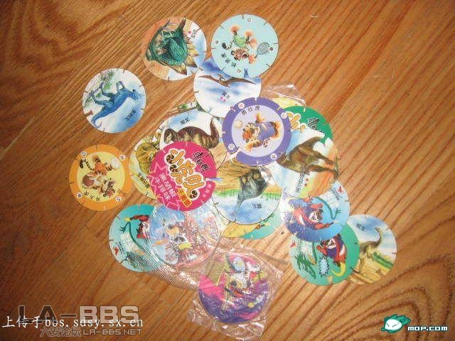 小涣熊方便面里的！如果没错的