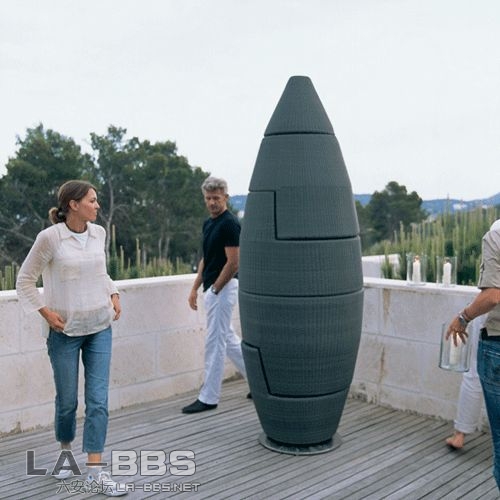 看形状有点象一枚巨大的炮弹，但上面宽大的缝隙又是炮弹上不应该出现的？大家猜猜这是什么东西。提示一下， ...