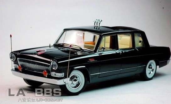 1984年建国三十五周年  红旗CA770TJ一汽红旗特制了两辆CA770TJ活动检阅车，该车是把红旗770型防弹车加以改进 ...