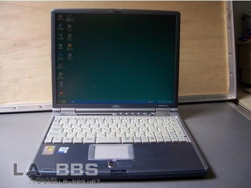 富士通 FMV 830.jpg