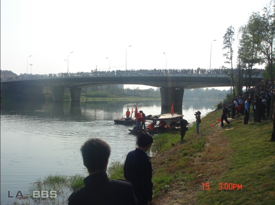 第一时间记者采访