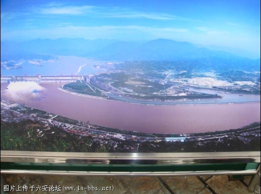 第二天开始三峡大坝之旅 先看下三峡大坝全景 是不是很壮观