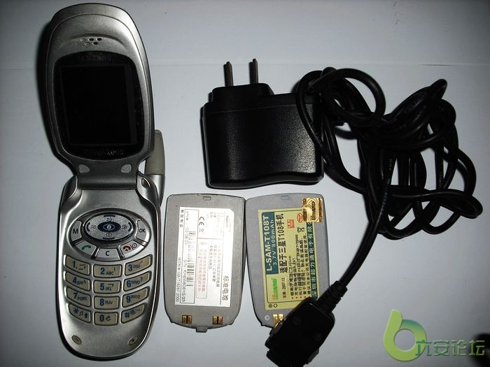 三星CDMa手机　两电一充无修.JPG