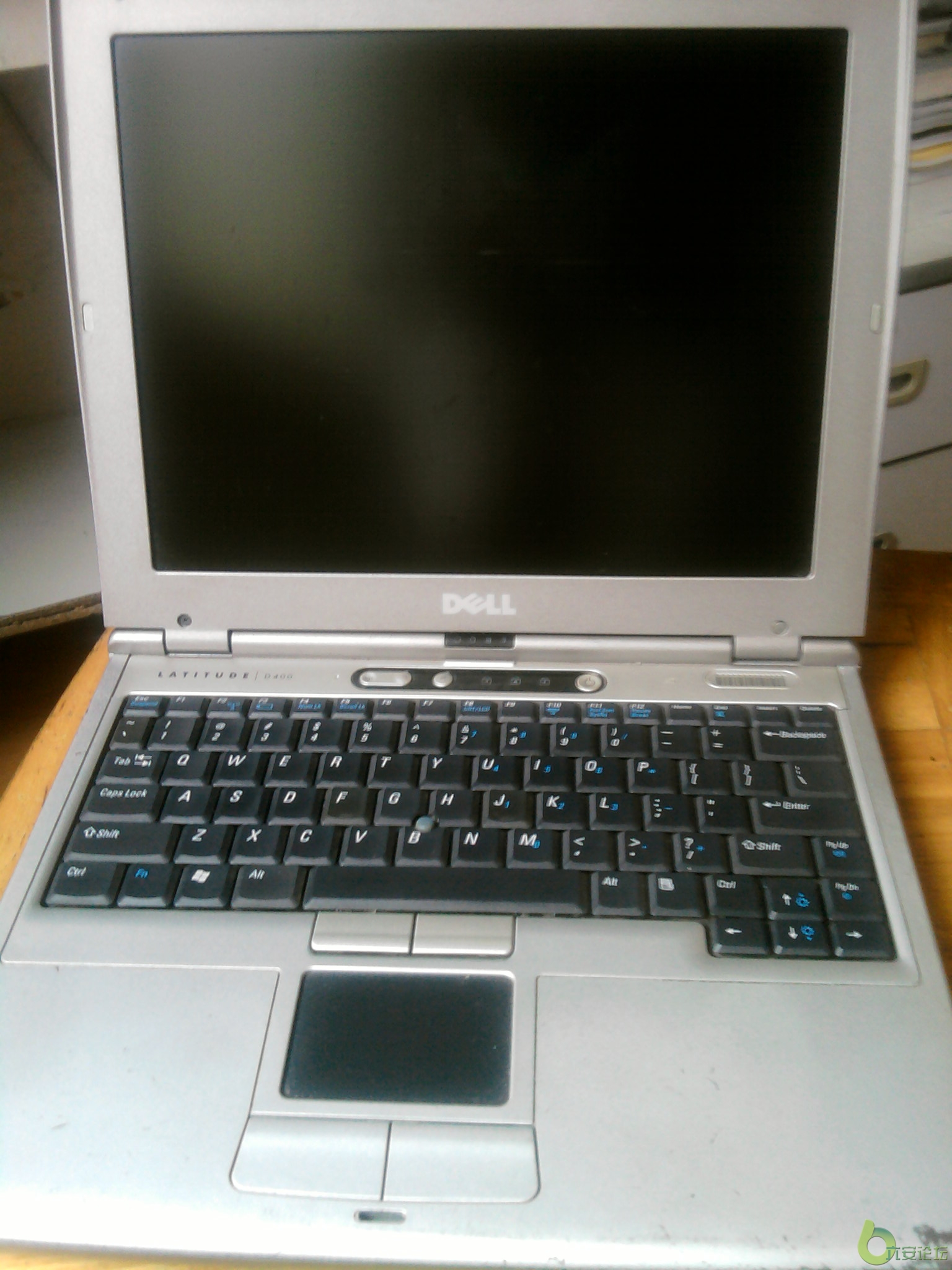 DELL D400