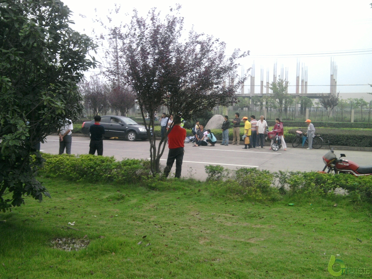 提醒大家注意交通规则，平安出行。