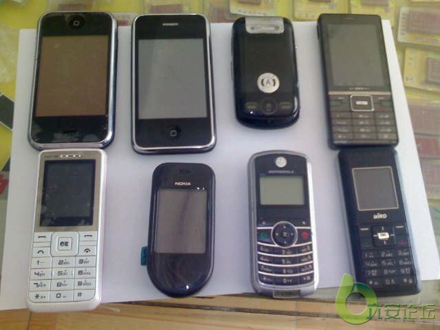 两个仿苹果的都是好的，一个60，一个70块。一个仿1200的60块。一个大显的70块。一个女士的基本全新80块。诺 ...